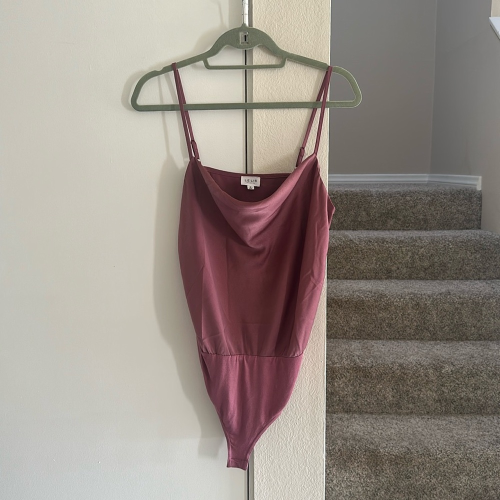 Le lis bodysuit cowl top, silk. Mauve color size Medium